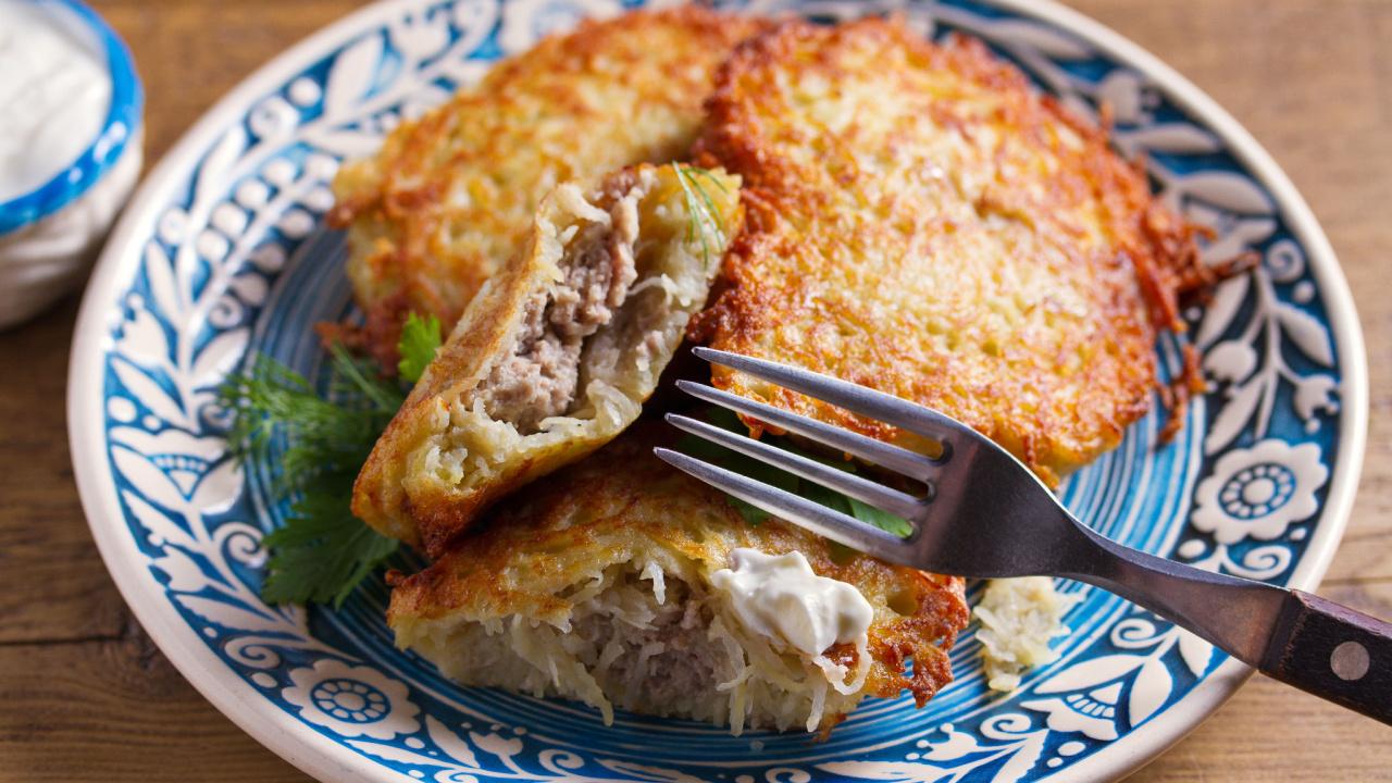 Kėdainių blynai: bulviniai blynai su mėsa