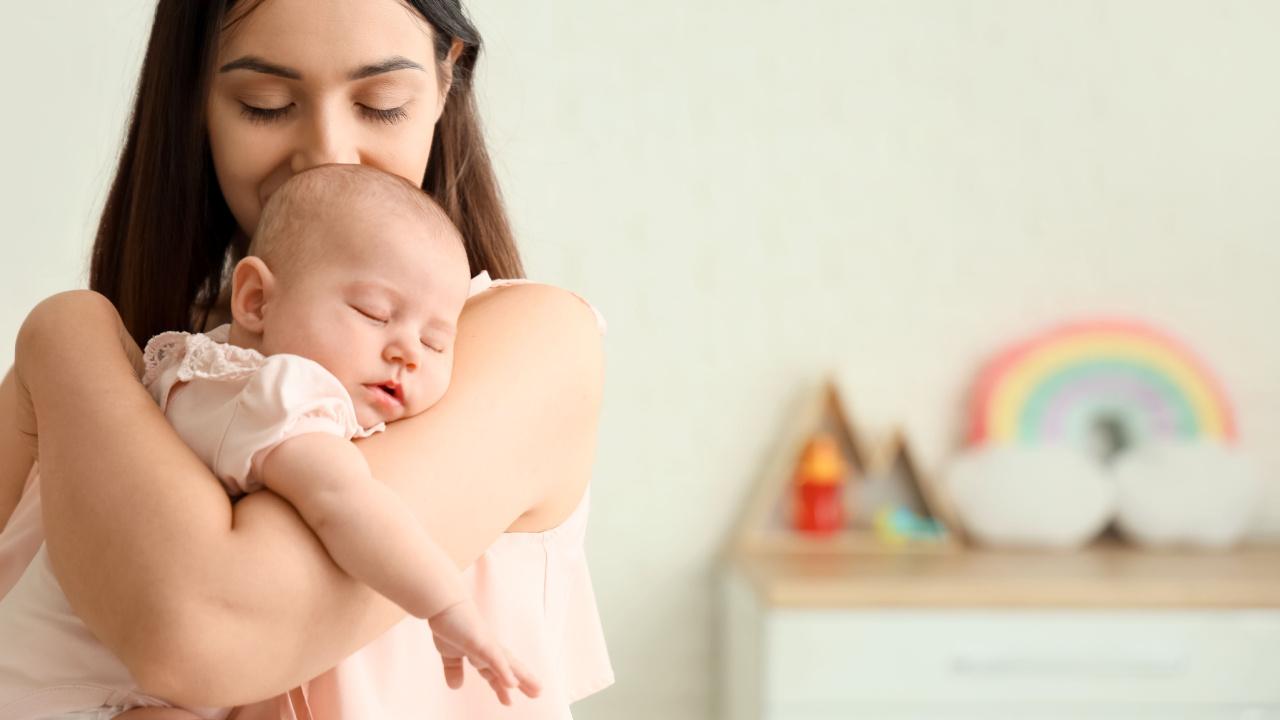 Mama su kūdikiu, vaiko priežiūros atostogos