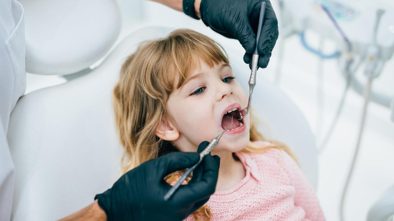 Vaikas pas dantų gydytoją