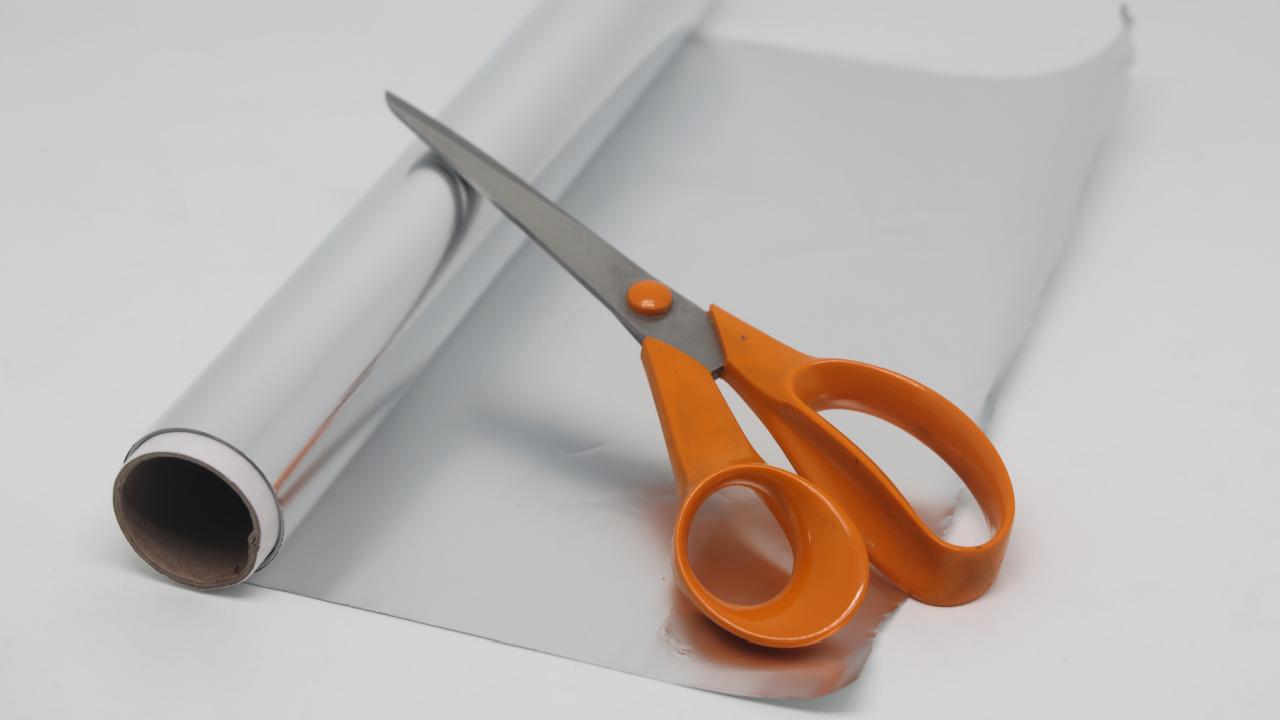 Žirklių atnaujinimas su aliuminio folija