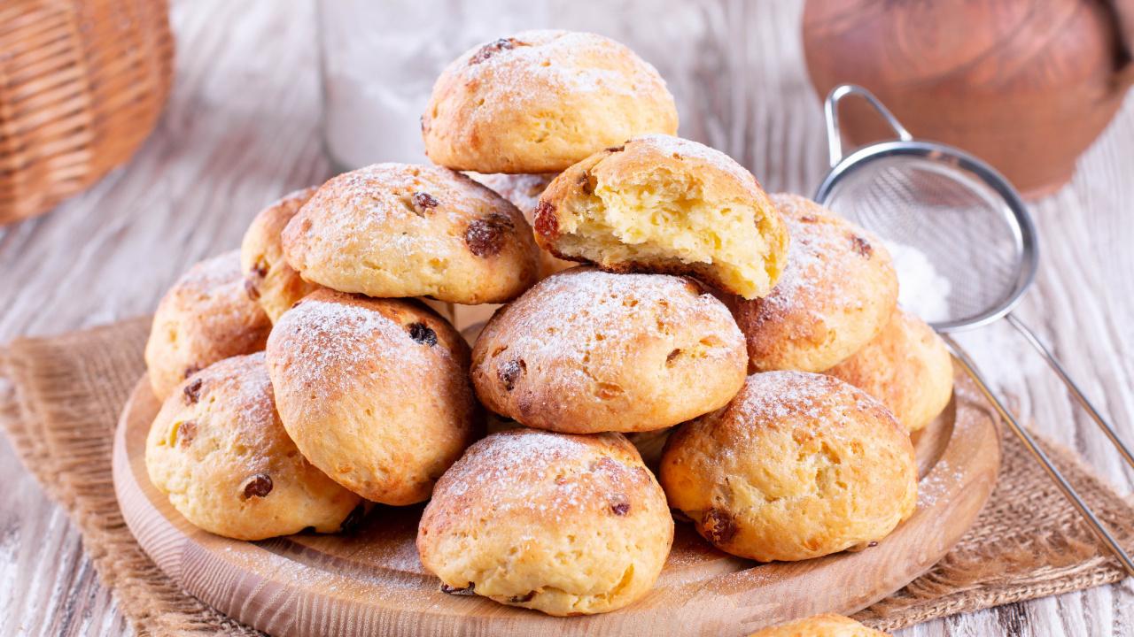 Bandelės iš varškinės tešlos su razinomis