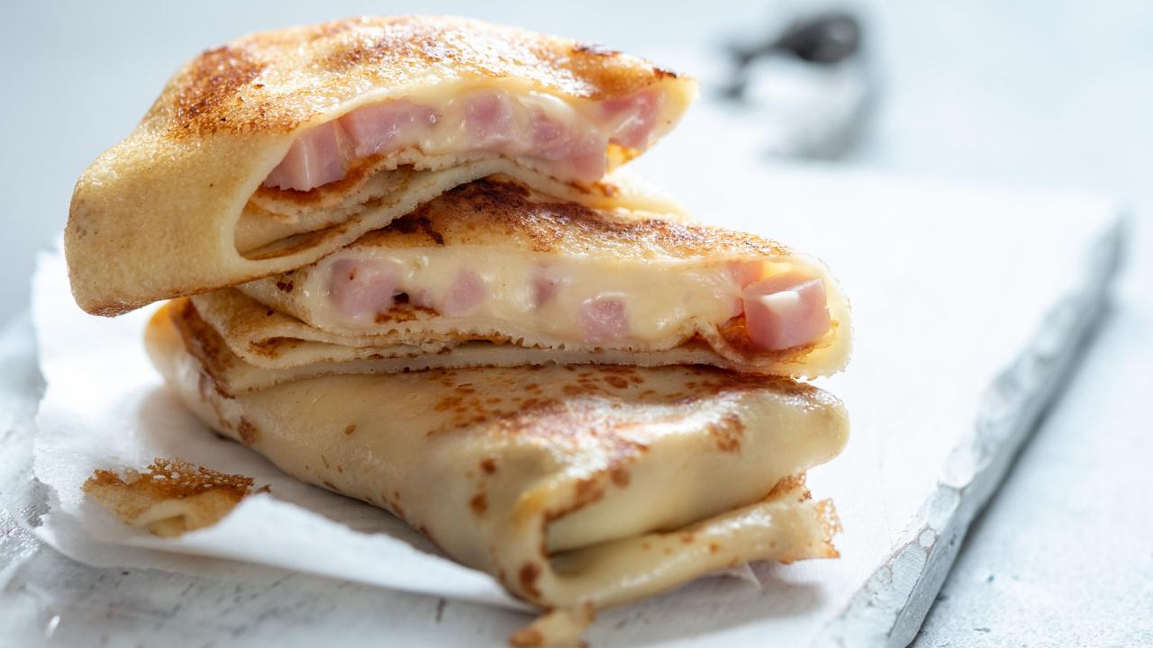 Lietiniai su sūrio ir kumpio įdaru