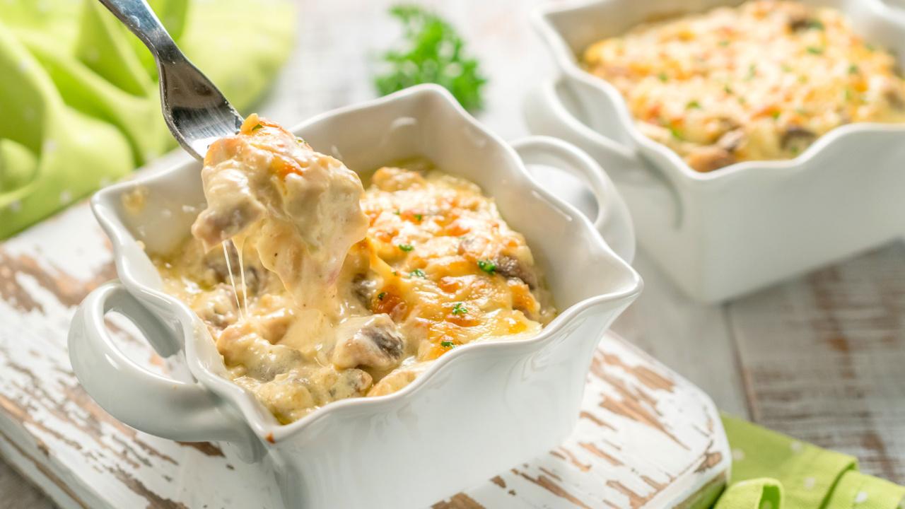 Vištienos ir pievagrybių apkepas su sūriu