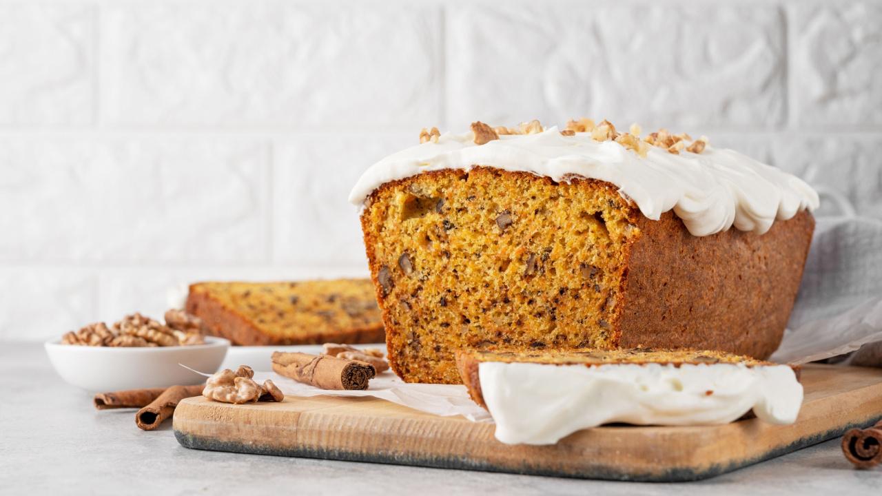 Morkų keksas su kremu